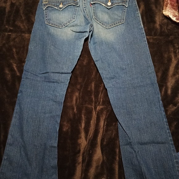 Levis size 8 low rise boot cut jeans - Picture 3 of 7